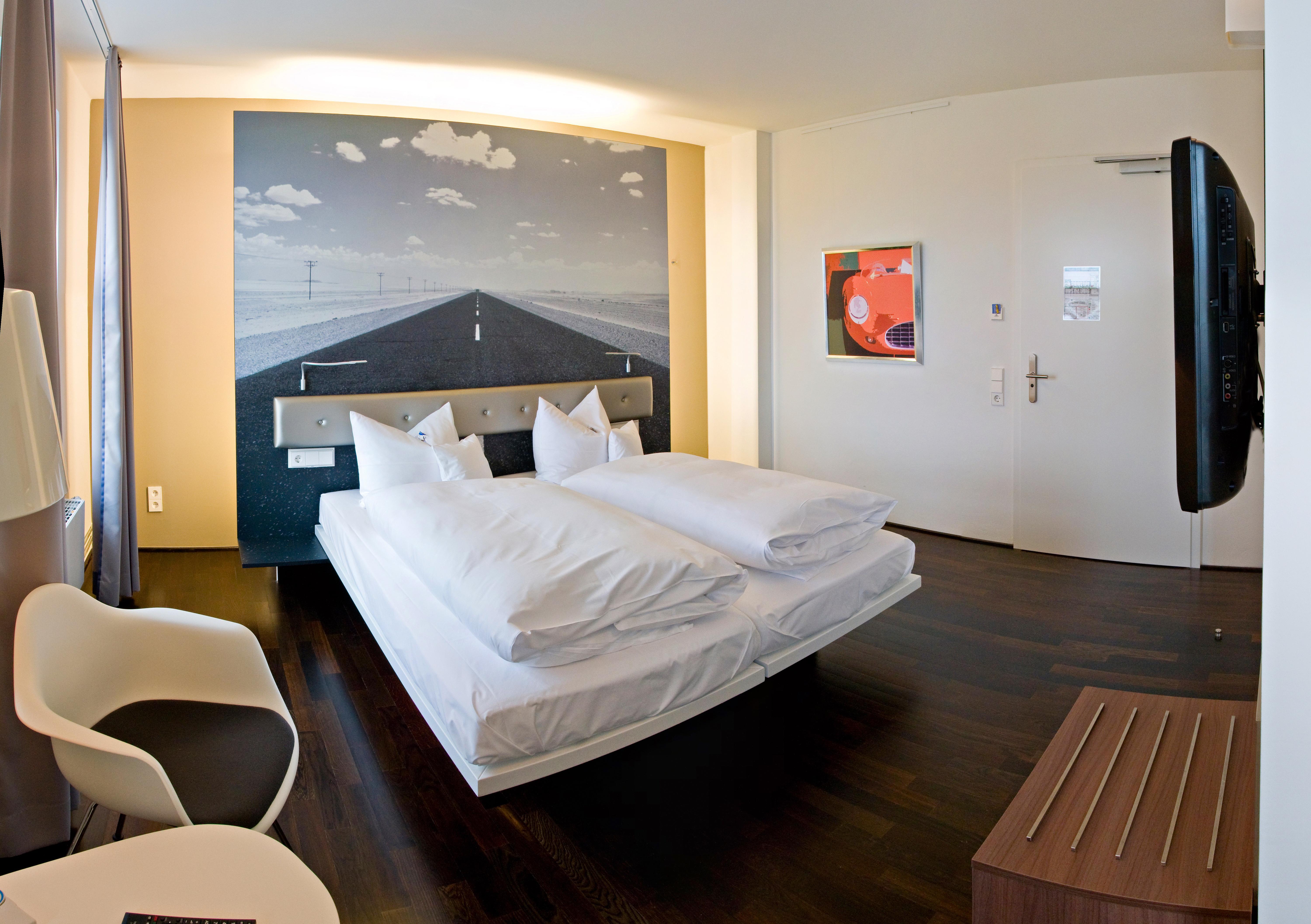 V8 Hotel Classic Motorworld Region Stuttgart 뵈브링엔 외부 사진