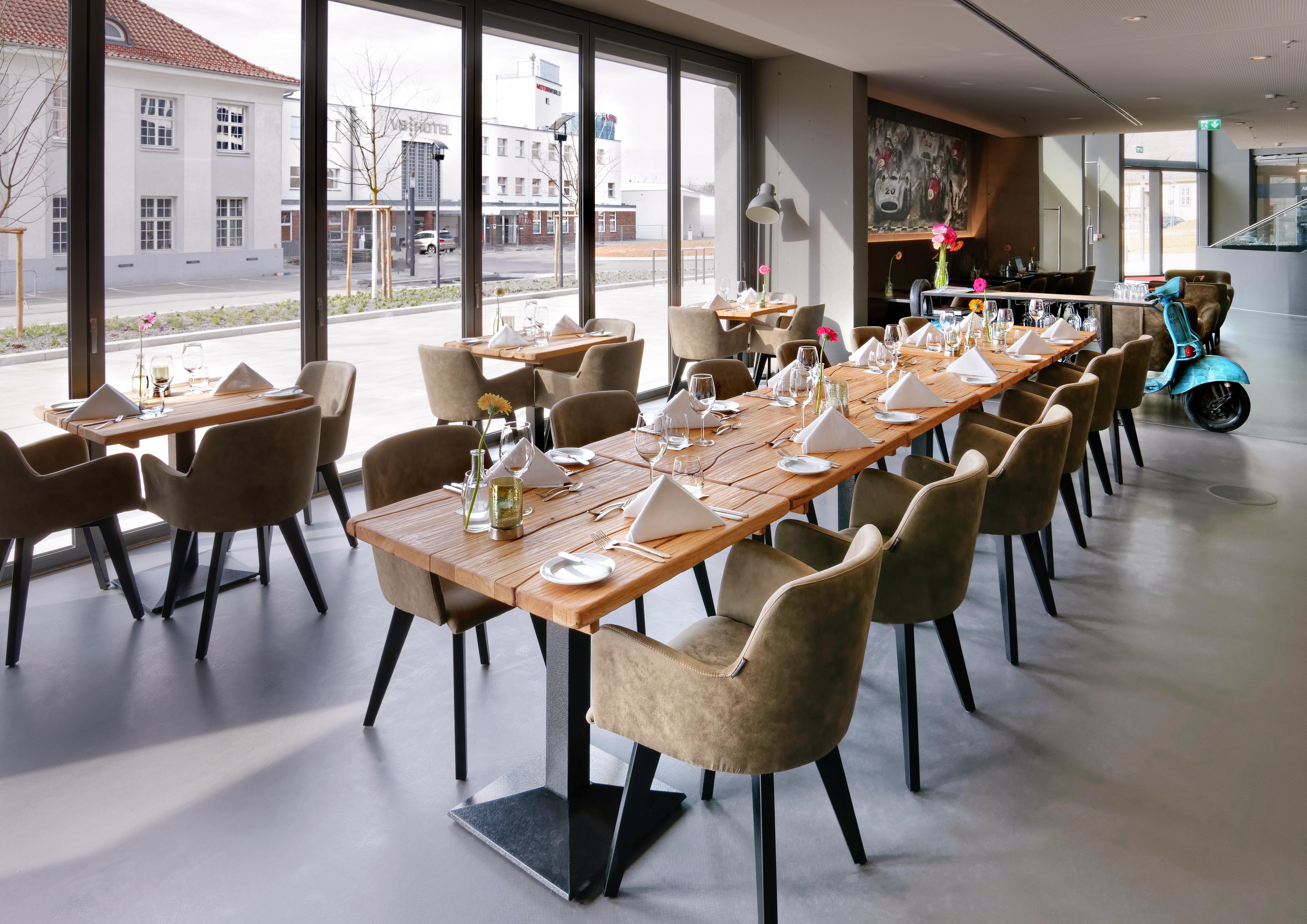 V8 Hotel Classic Motorworld Region Stuttgart 뵈브링엔 외부 사진