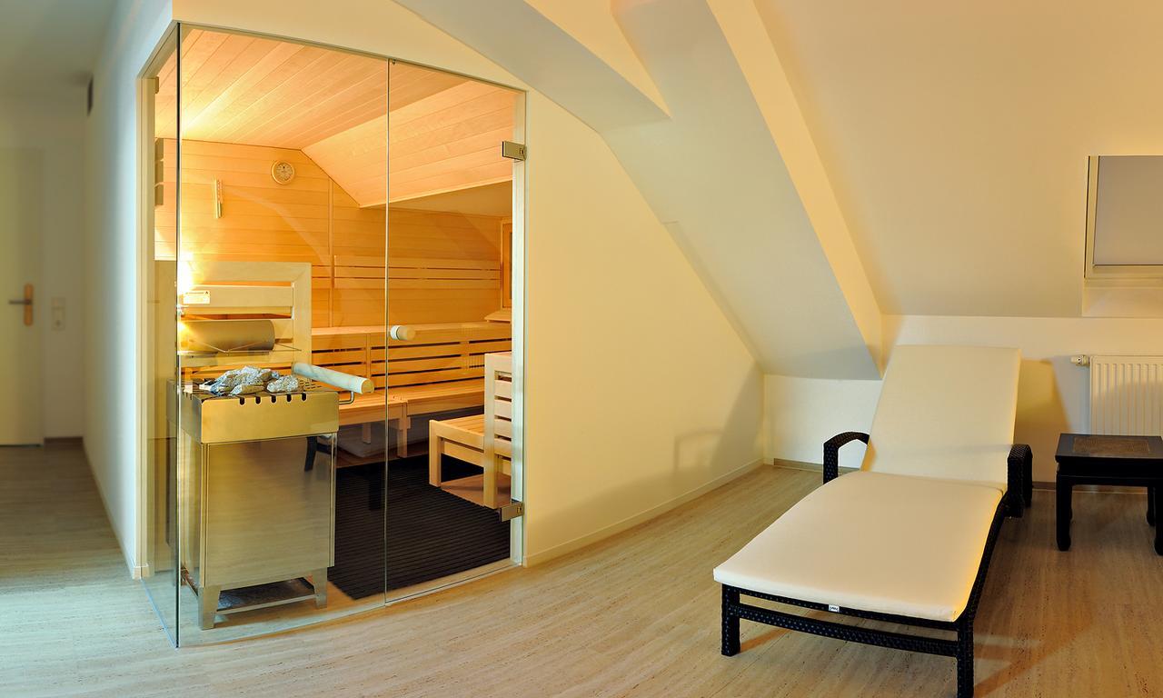 V8 Hotel Classic Motorworld Region Stuttgart 뵈브링엔 외부 사진